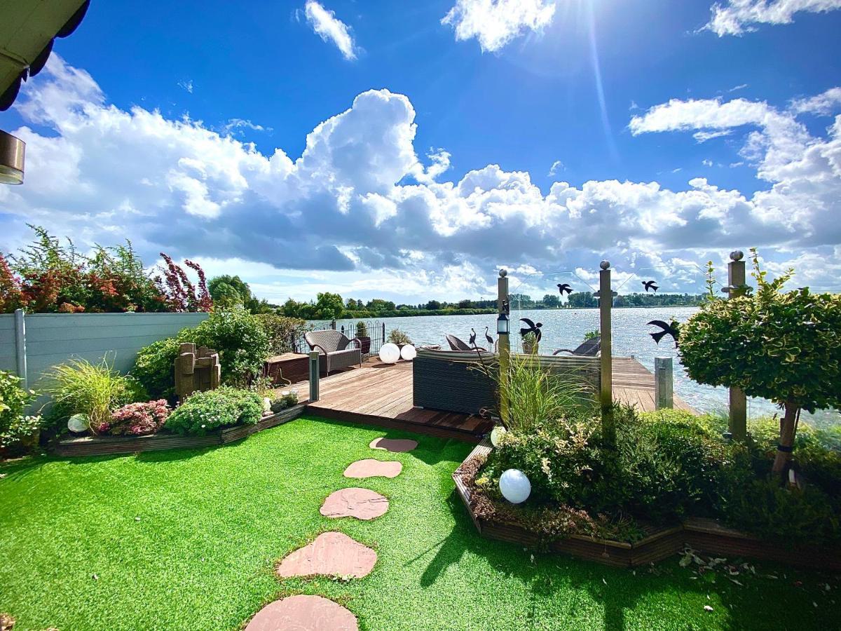 Ferienhaus Mit Wundervollem Seeblick Ferienpark Vislust Ijsselmeer Wervershoof Exteriör bild